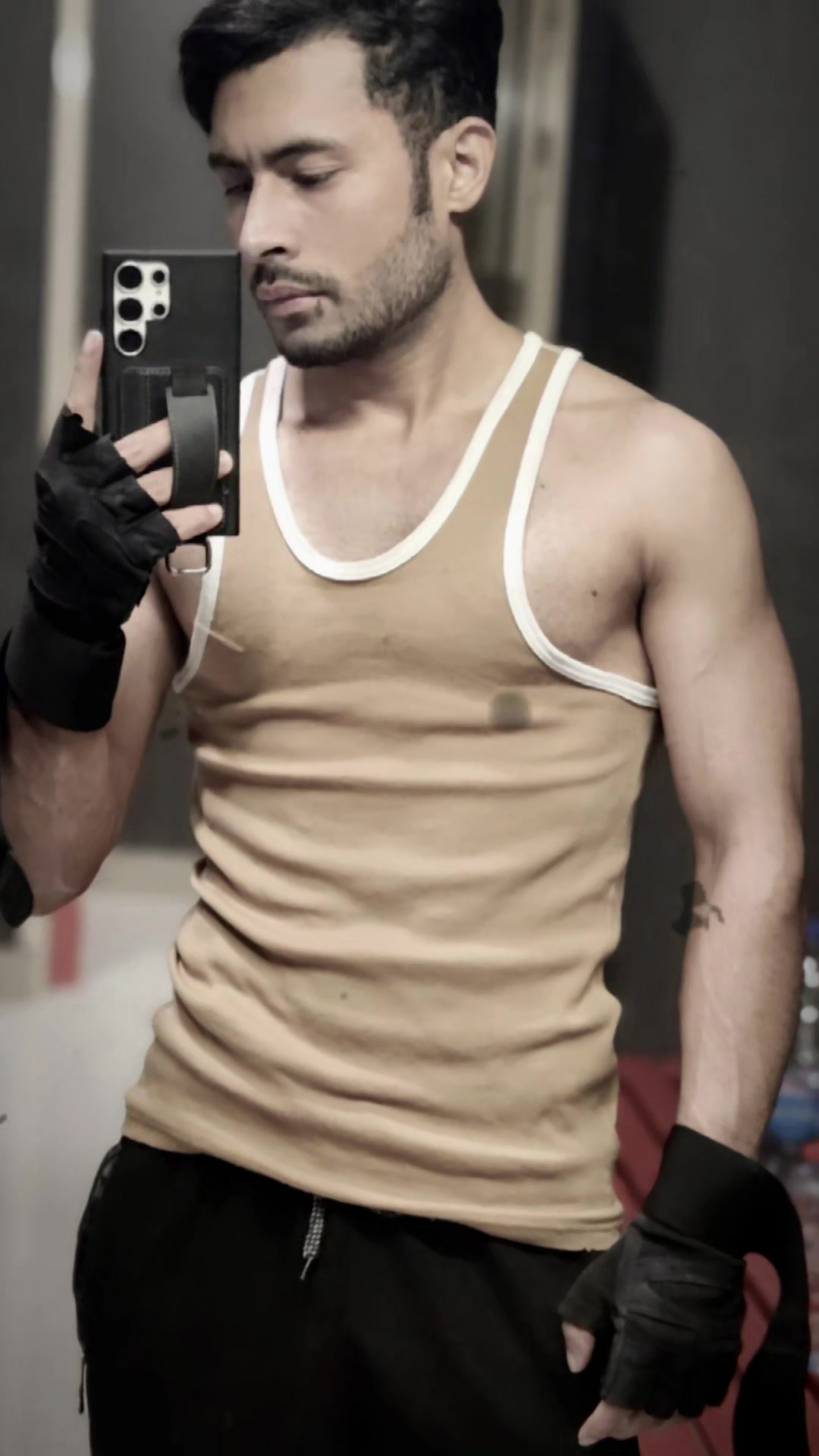 @ᴍʀ...𝓵𝓾𝓬𝓴𝔂 😃🇦🇪