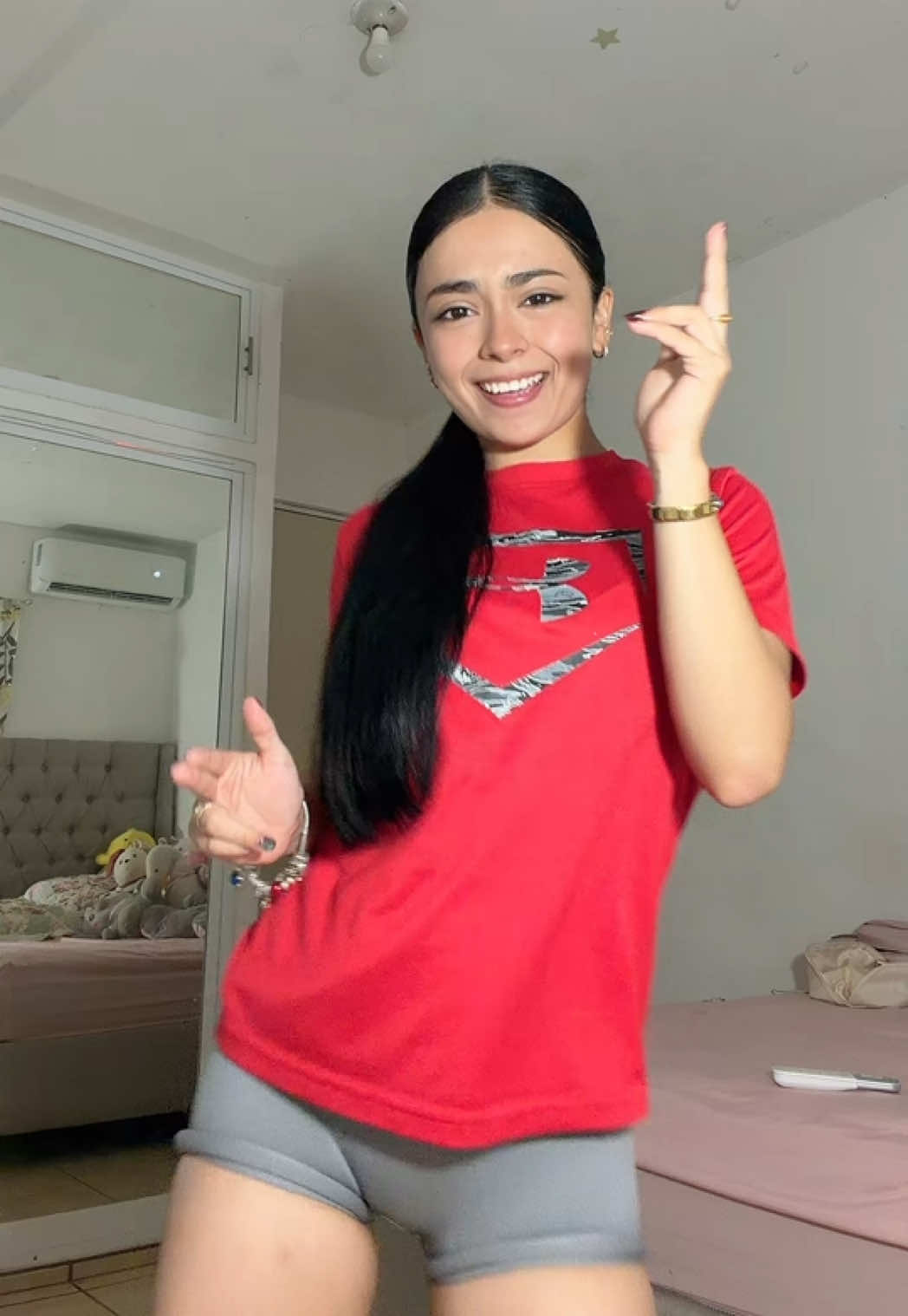 @Anahi