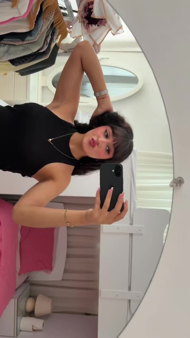 @iihelliyaa