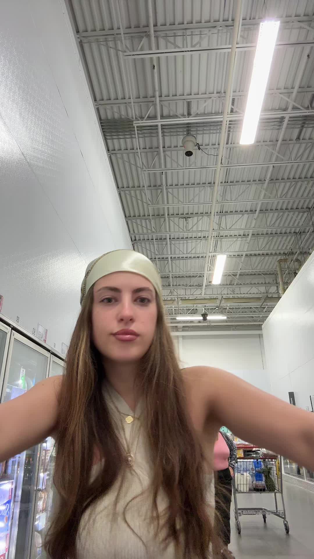 @Desaraa27