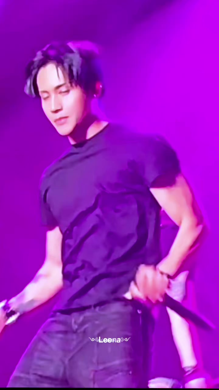 @༺𝗟𝗲𝙚𝗇𝙖༻