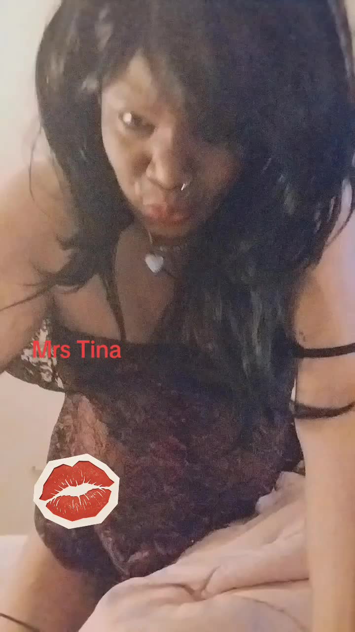 @MrsTina 💋