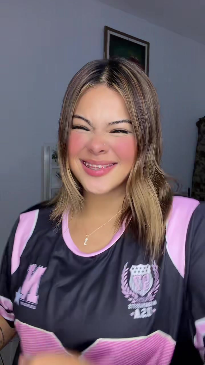 @Jenny🖤⚡