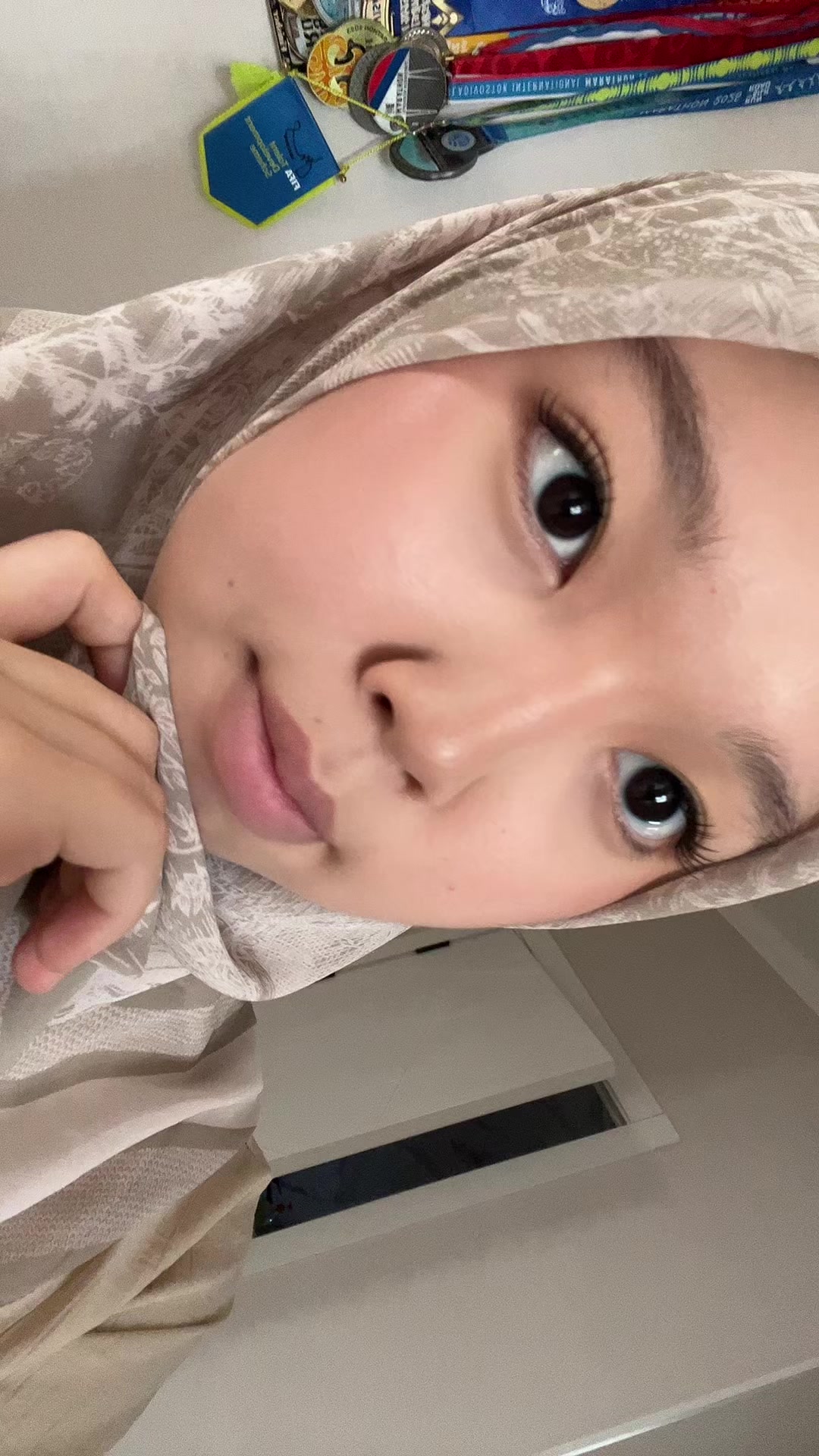 @sh