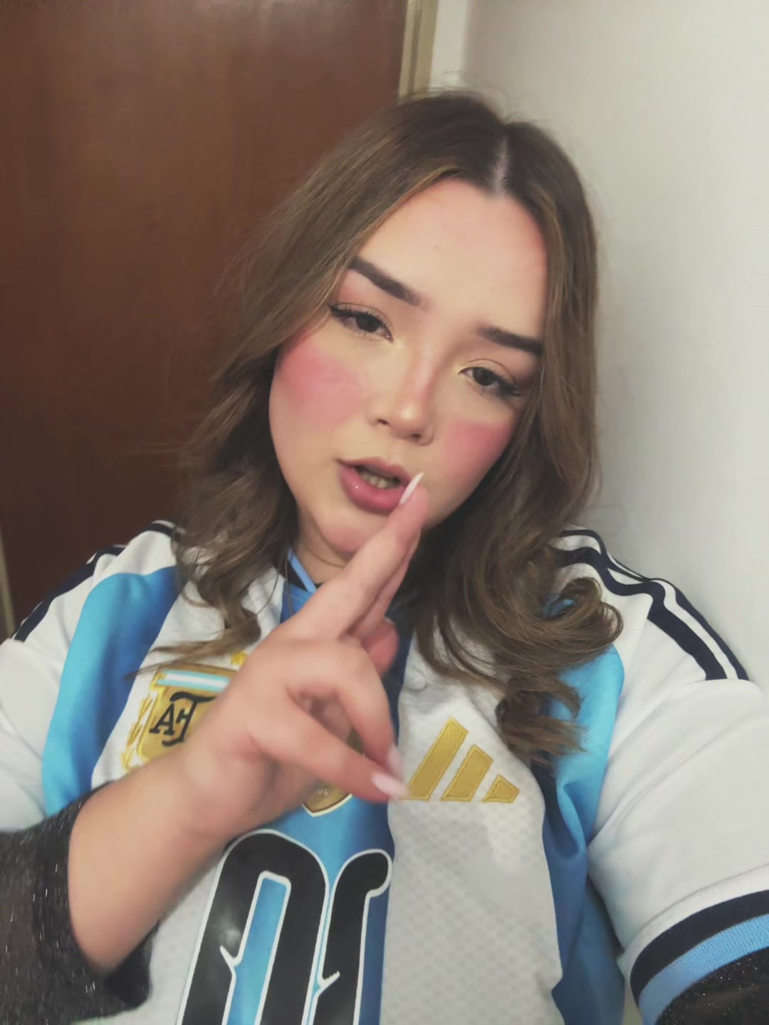 @Lara