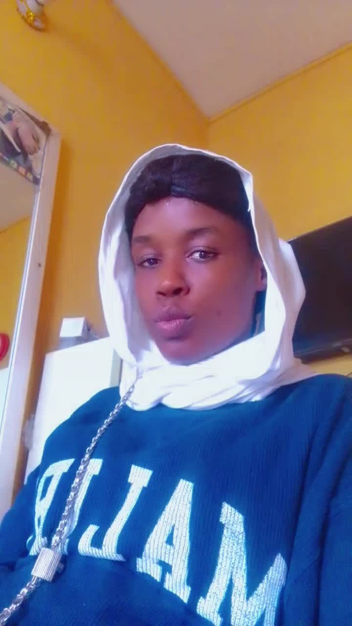 @Queen fatiya fmf