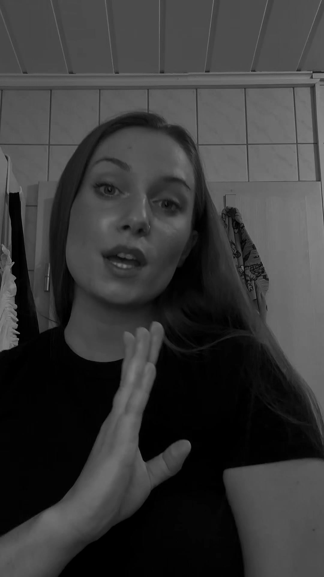 @laurafailz