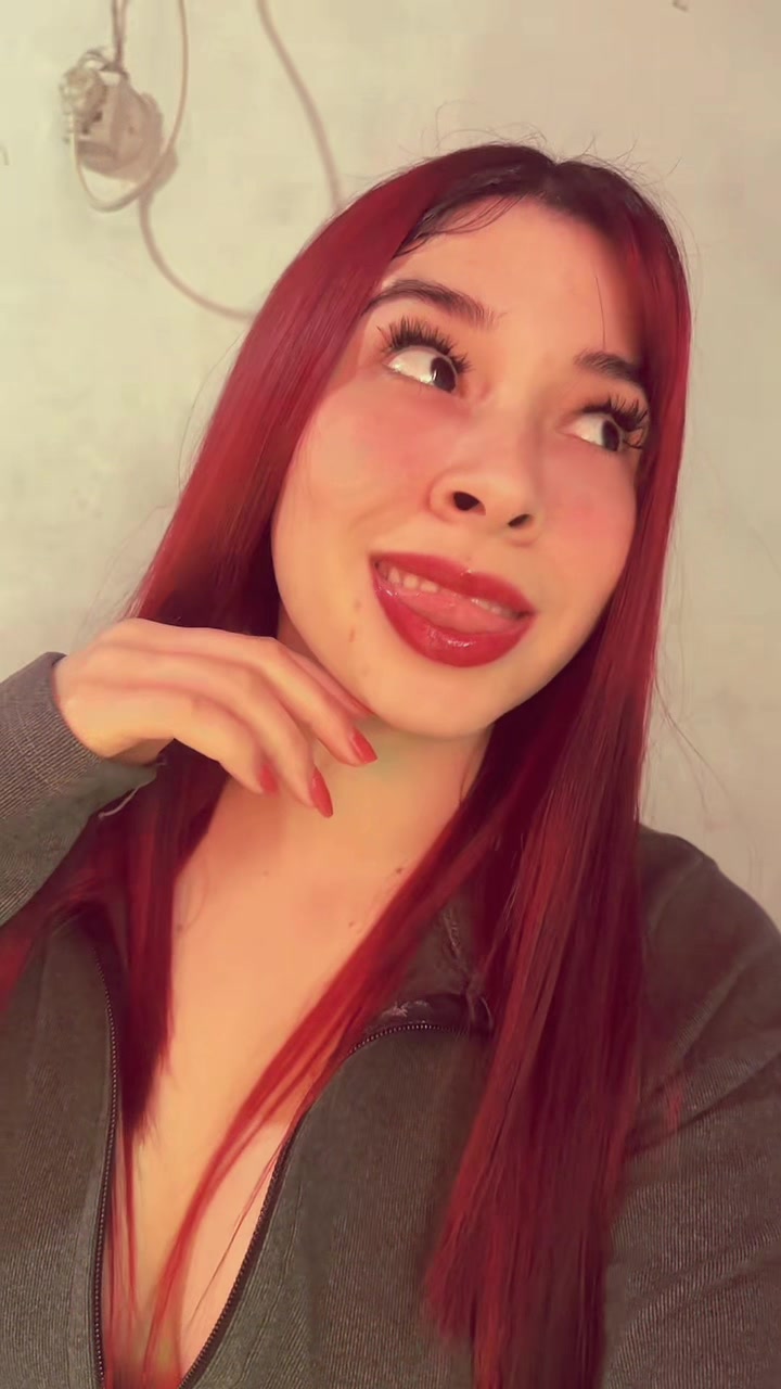 @ℳ𝑒𝓁𝒶𝓃𝓎👩🏻&zwj;🦰