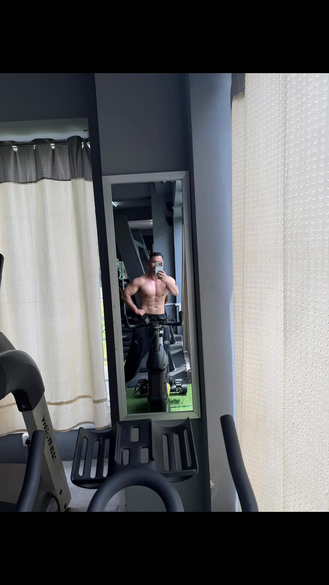 @Gym Shark