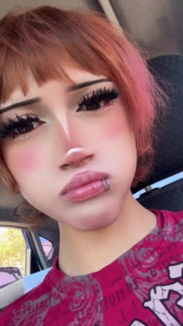 @dollcuff