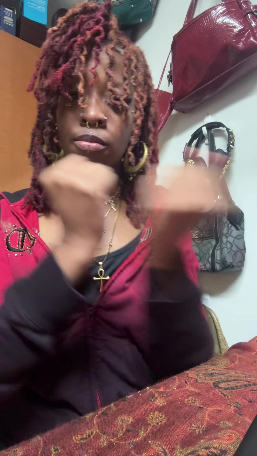 @☥