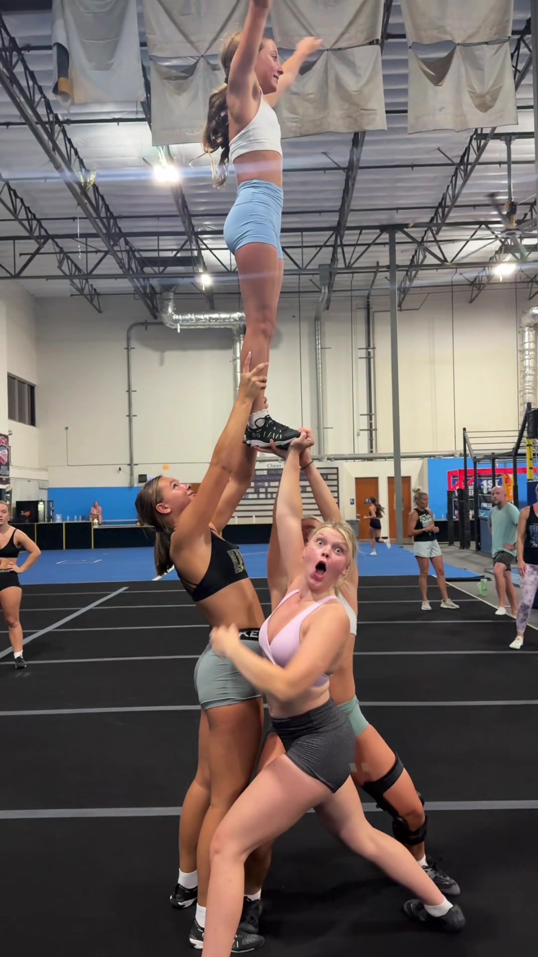 @theocallstarscheer
