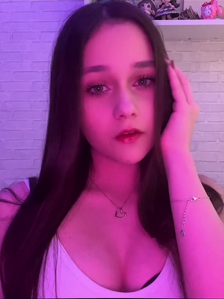 @лёля🍓