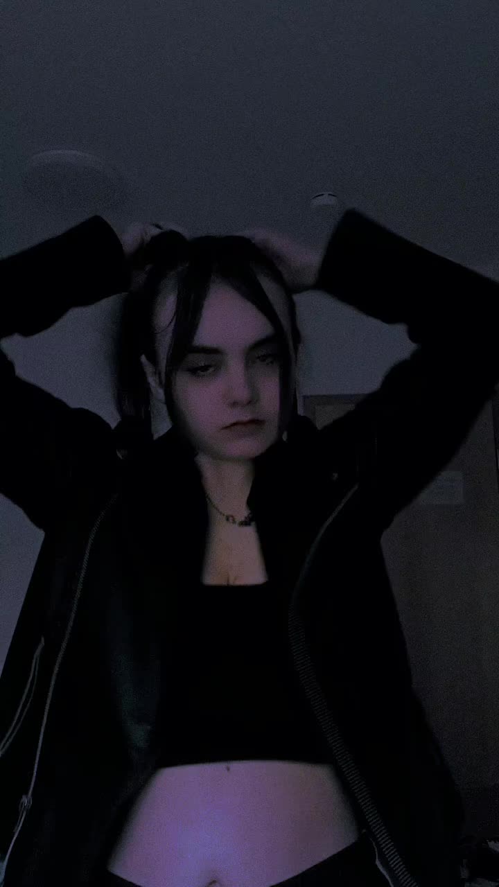 @𝔇𝔢𝔫𝔦𝔰𝔢 ୨୧🧸🐍