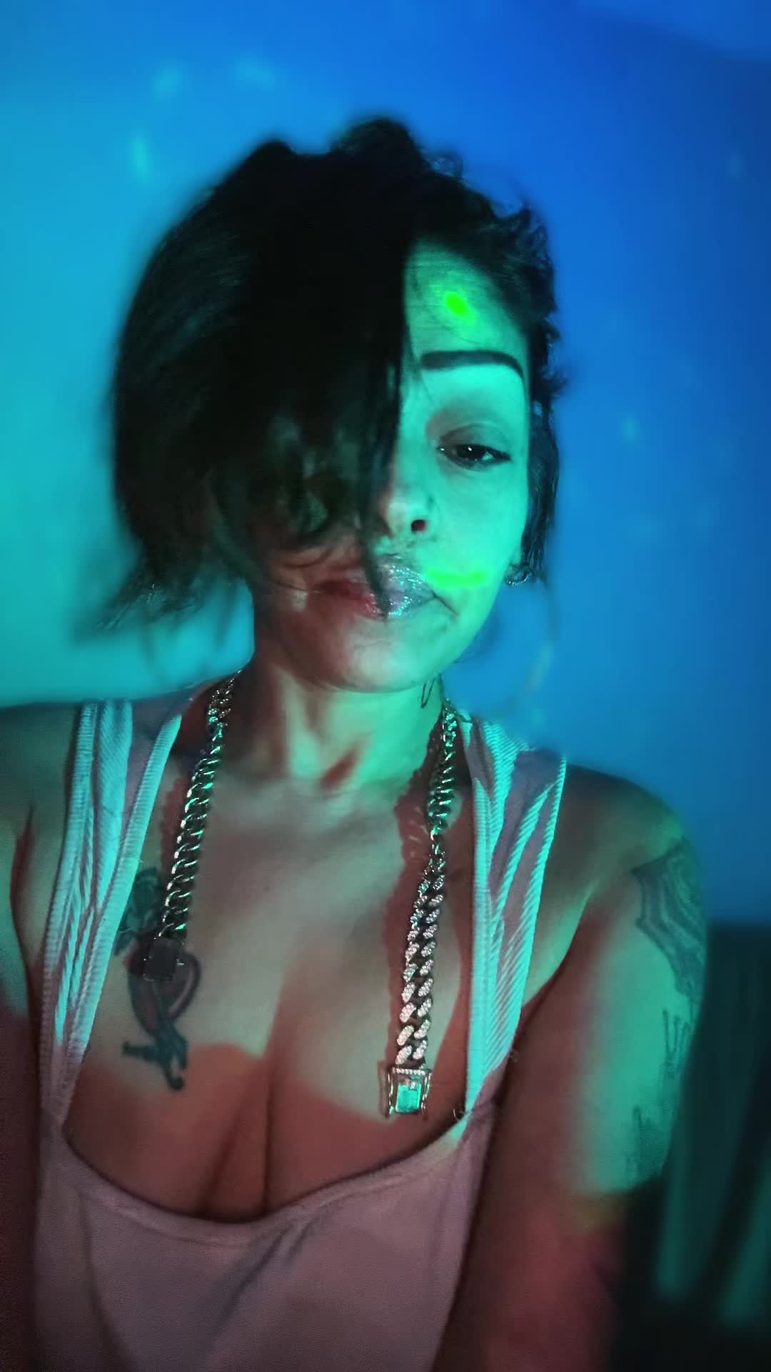 @MsV4mDa22&23