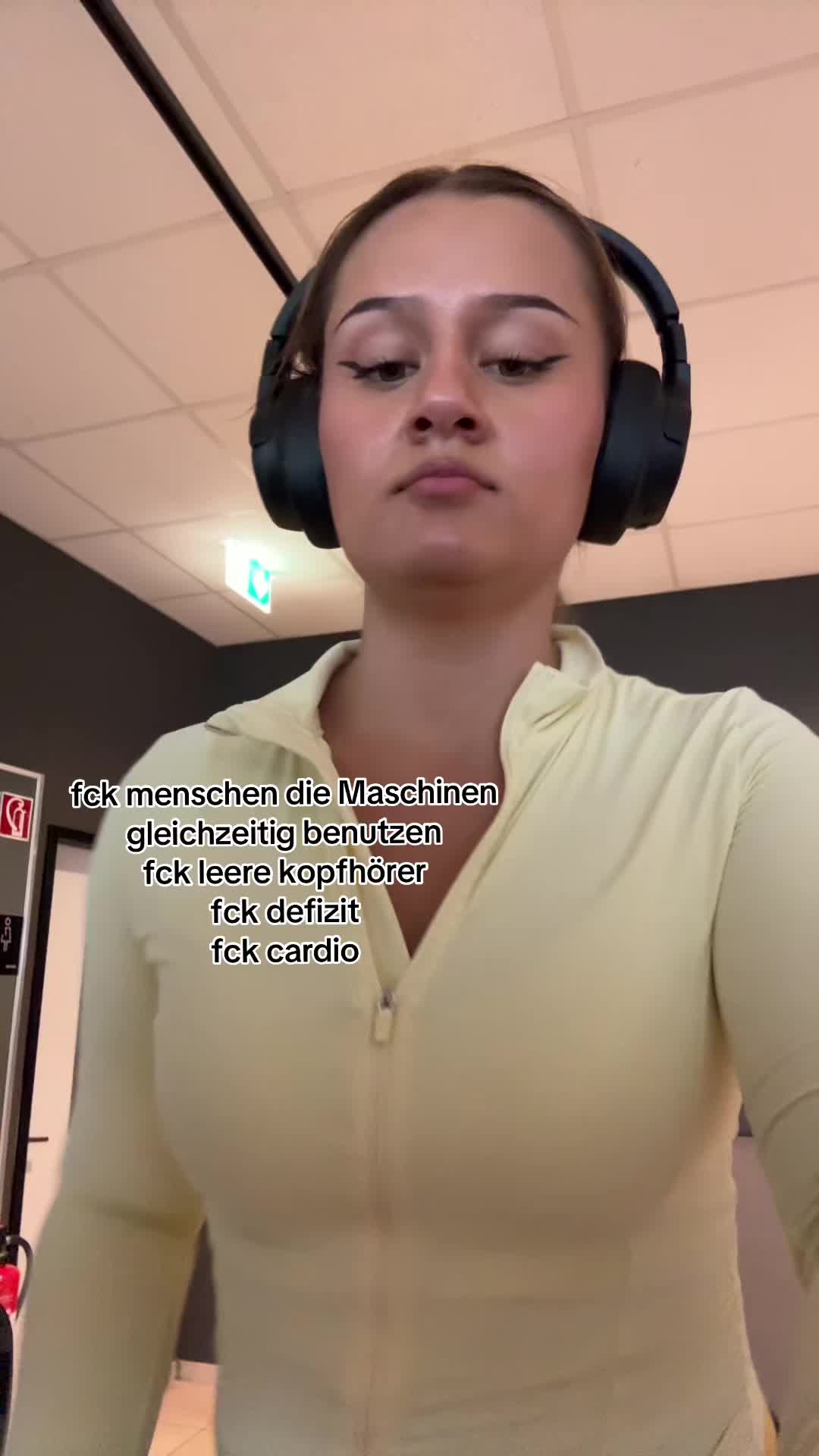 @ʟɪᴢɪ | dancer | gym