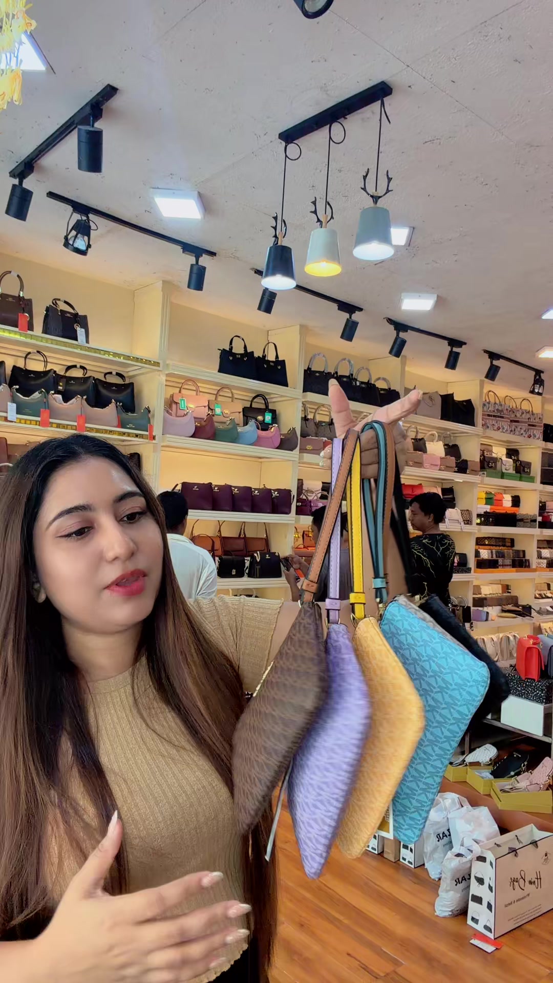 @Hnin Bags Wholesale & Retail