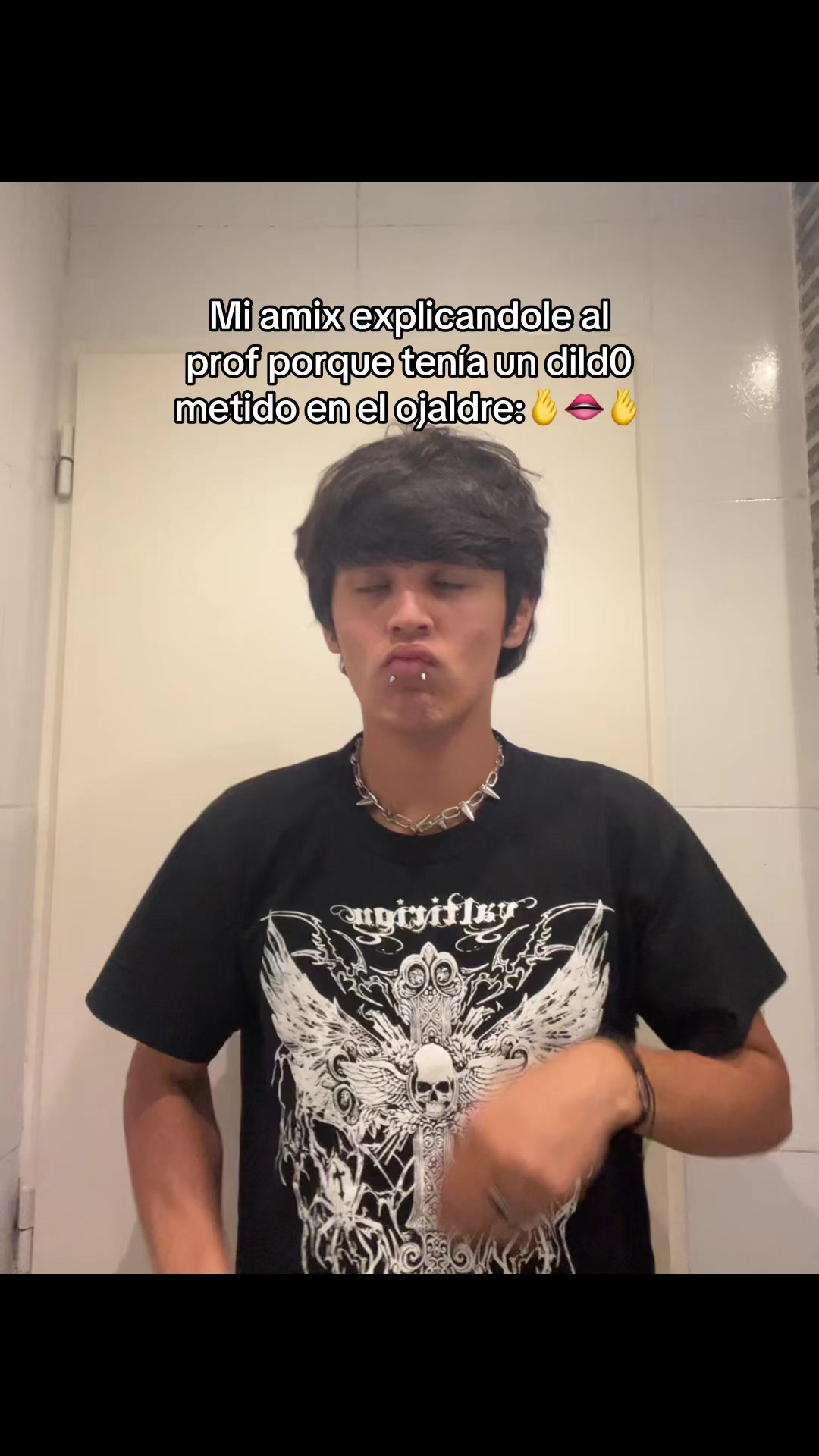 @メ