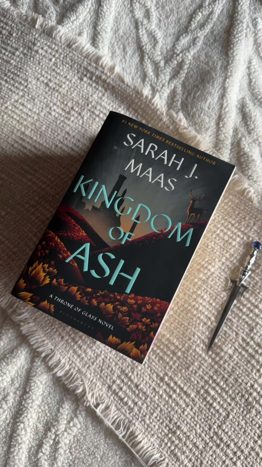 @Gabs 🕯️📖