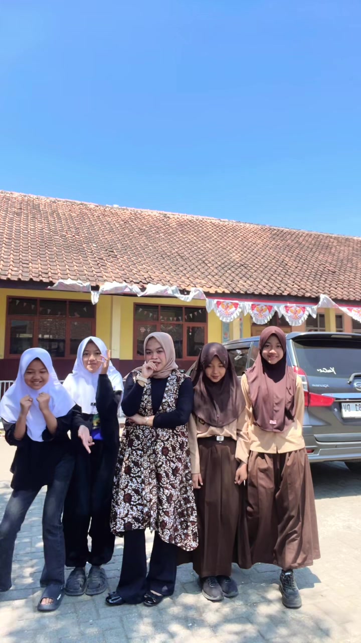 @BuGuruHelda🧕🏻👩🏻🏫