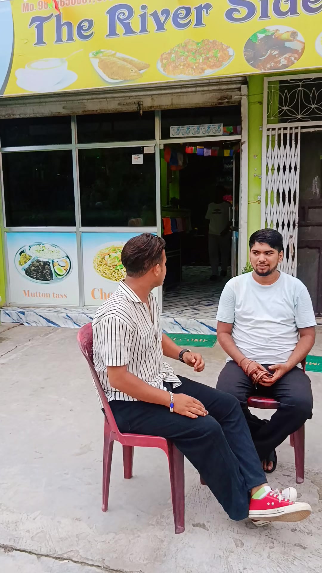 @रिभर साइड रेस्टुरेन्ट एण्ड बार