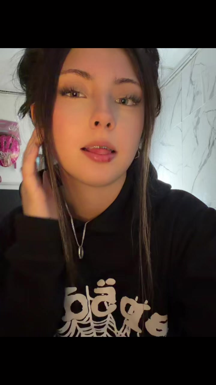 @๐๐๐๐๐ฌ๐ข๐ญ๐