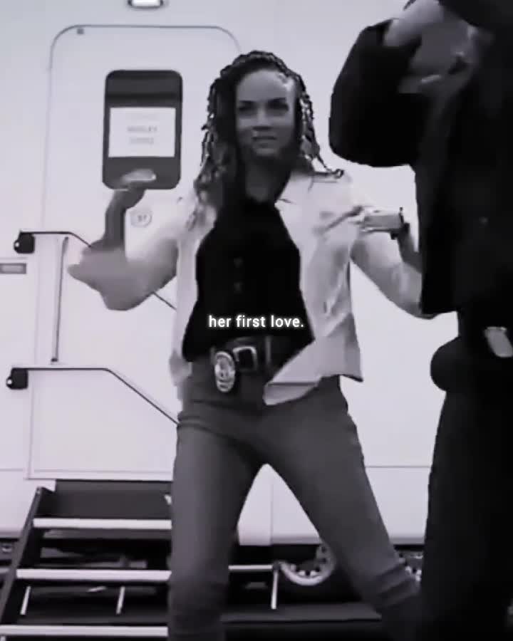 @⁷