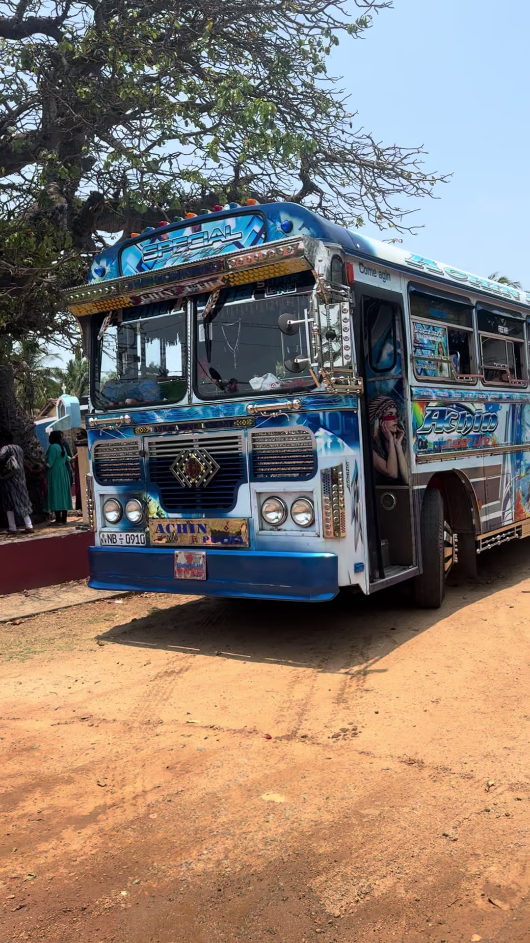 @Ranjan : Bus : Tours