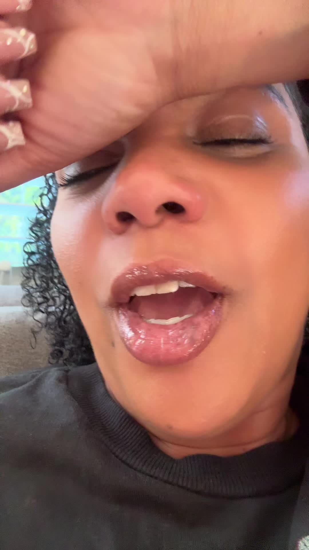 @twinnemom1