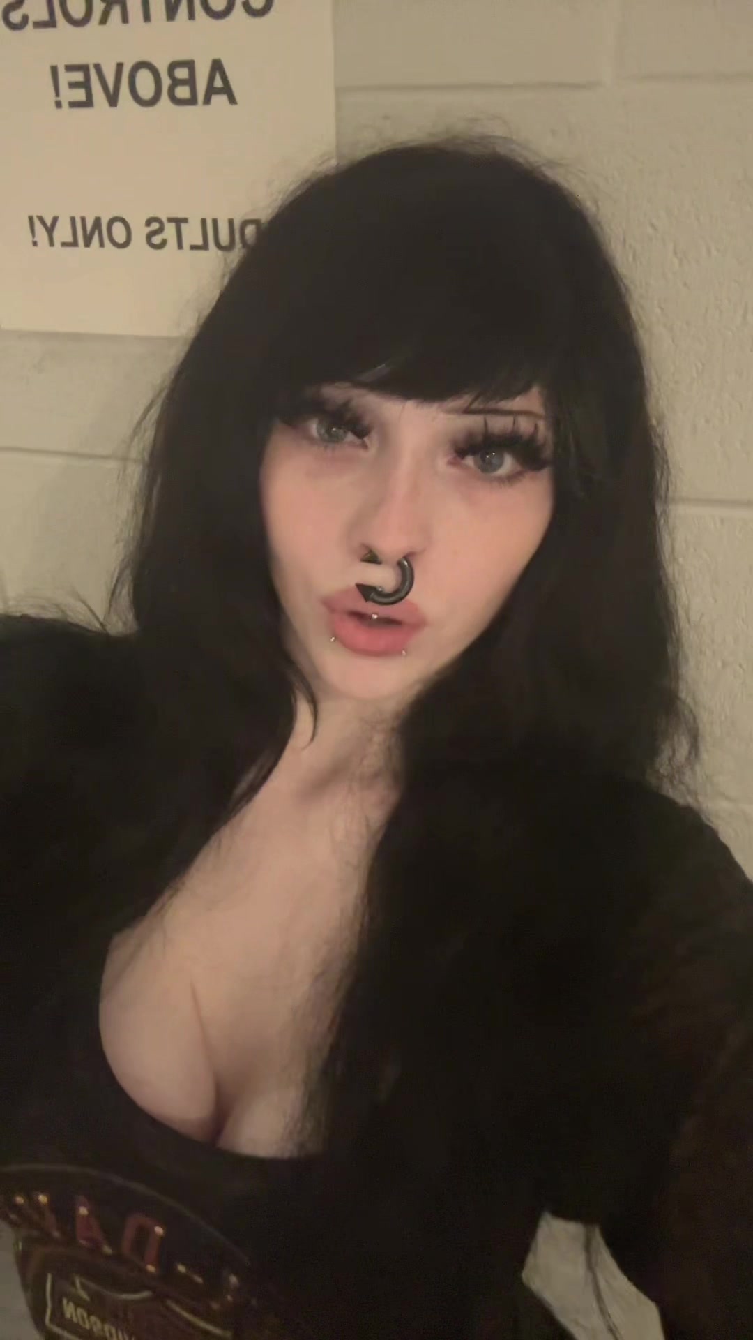 @adelais ྀིྀི