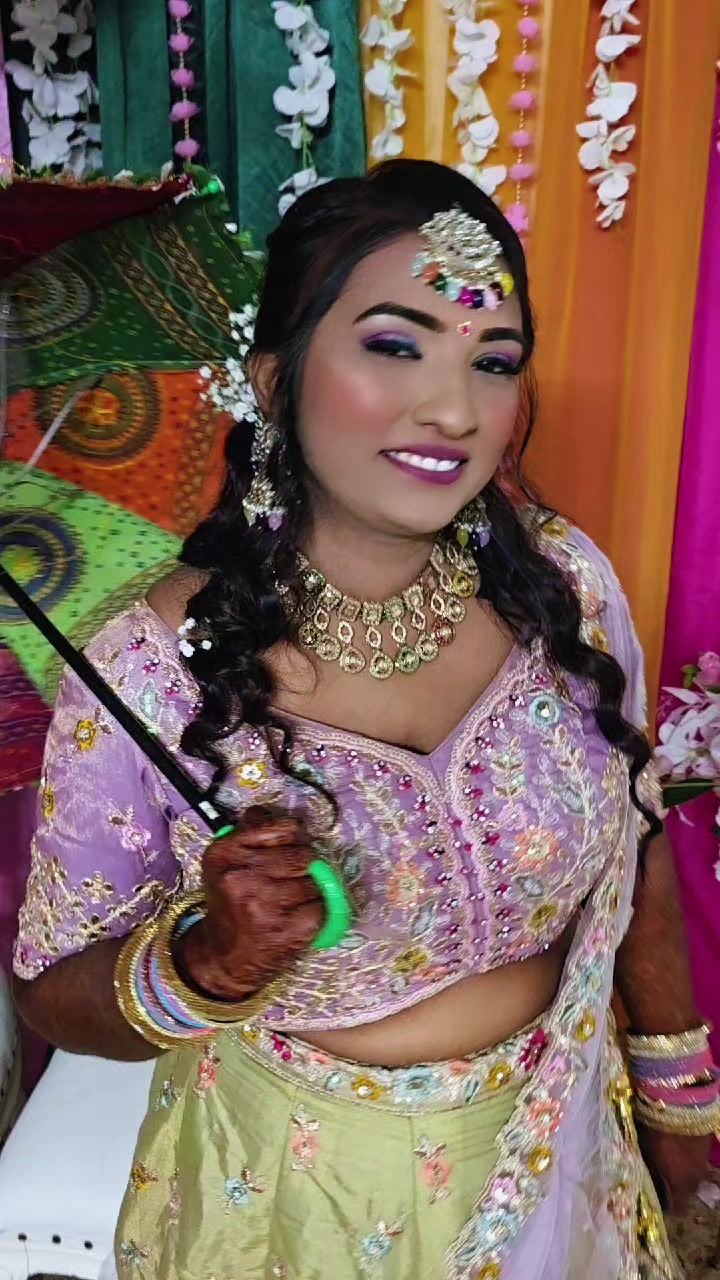@PoojaJaanvi Makeup Artist