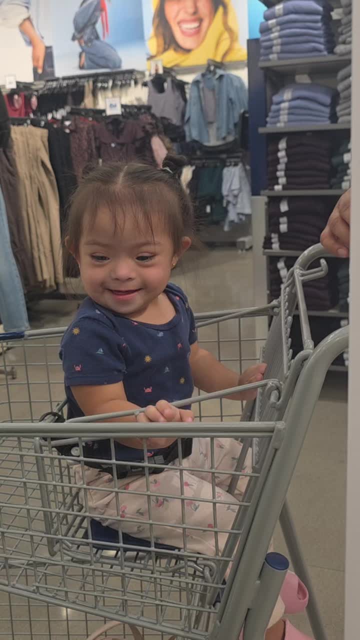 @Sara&iacute; D&iacute;az 🥰🇸🇻😘 Bamby🥰