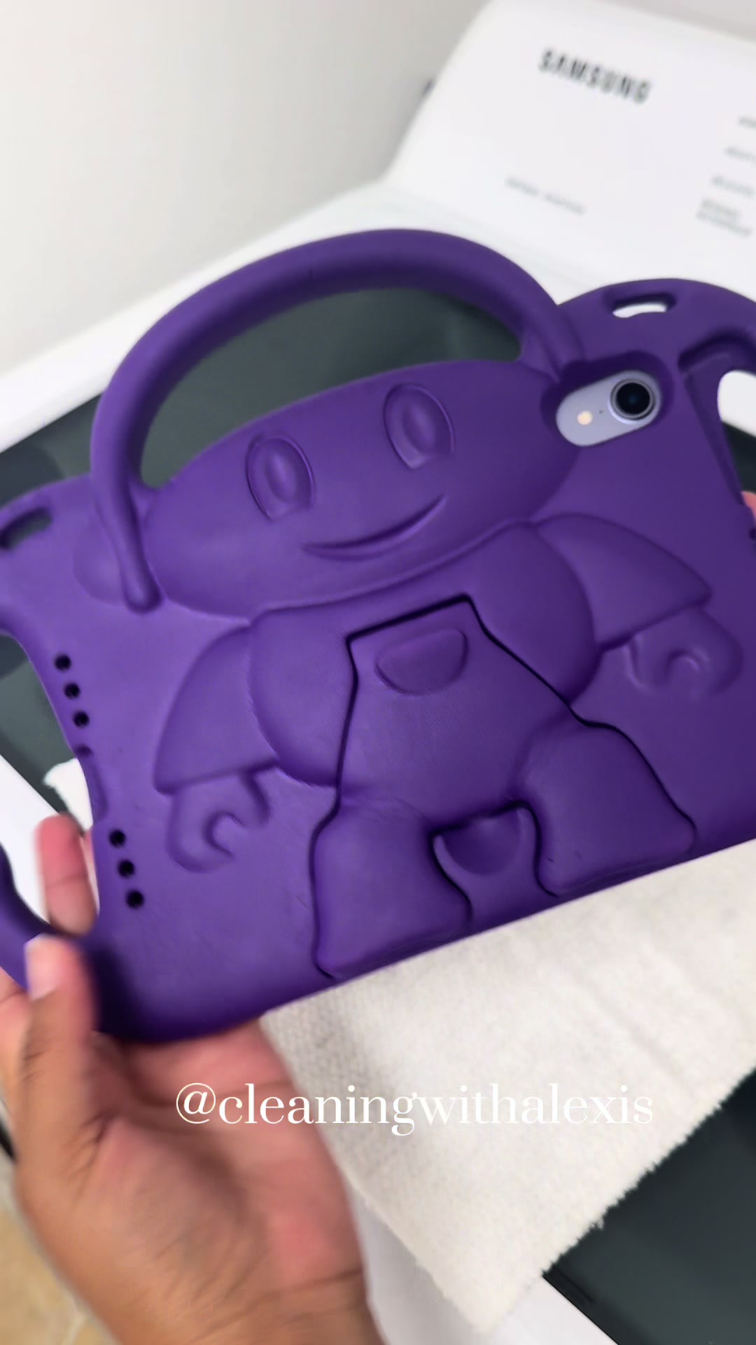 @AlexisCleanASMR