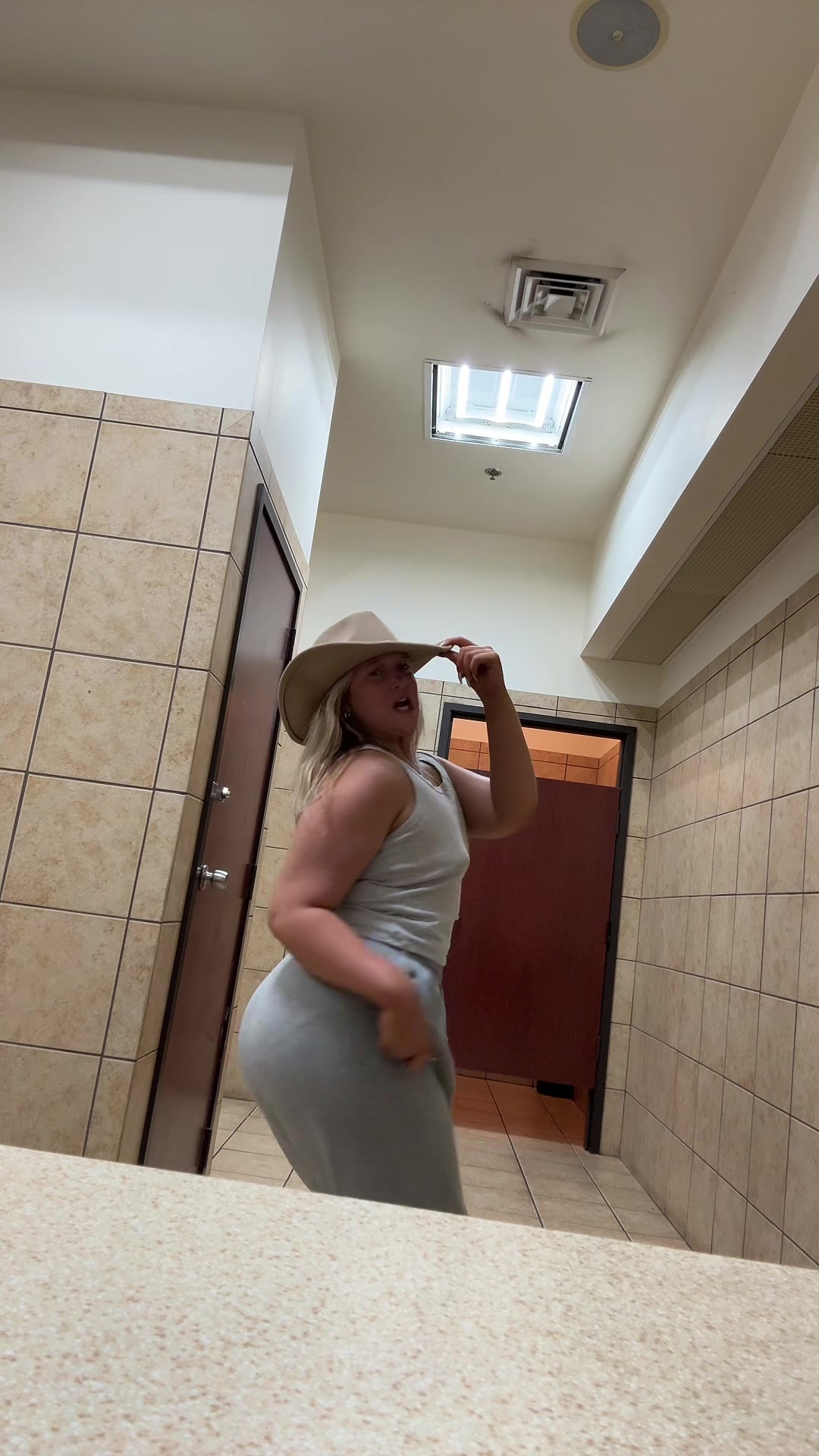 @MadisonHughes