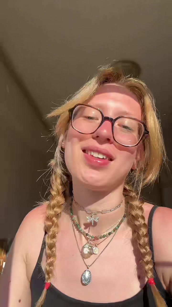@poetleyla
