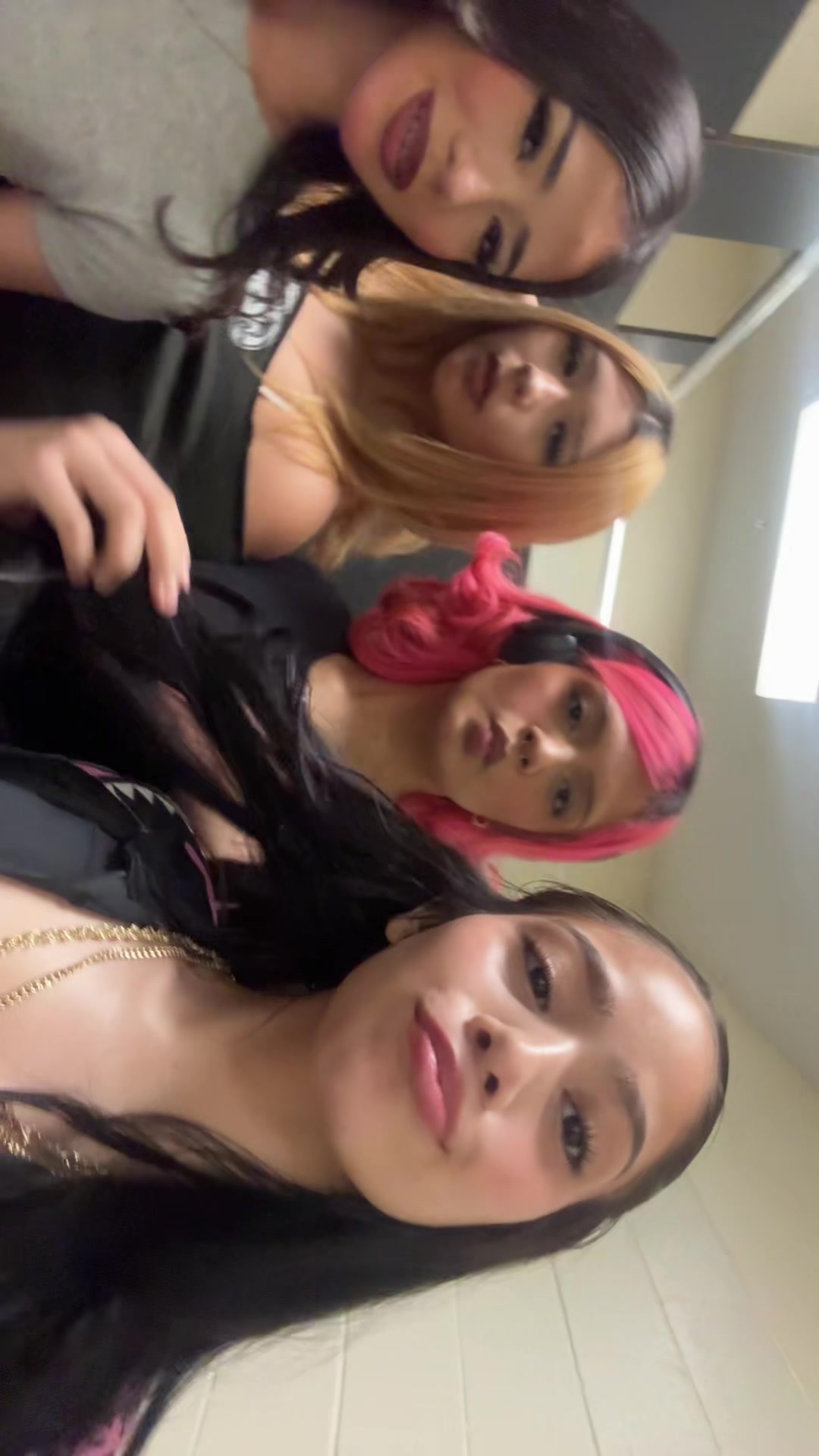 @Plsscrollifykme