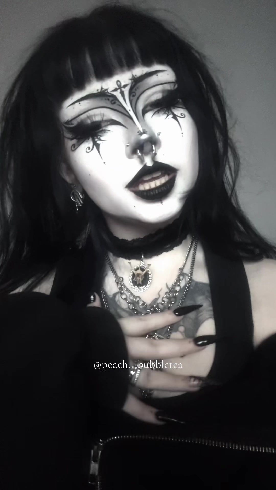 @Julie🕷️