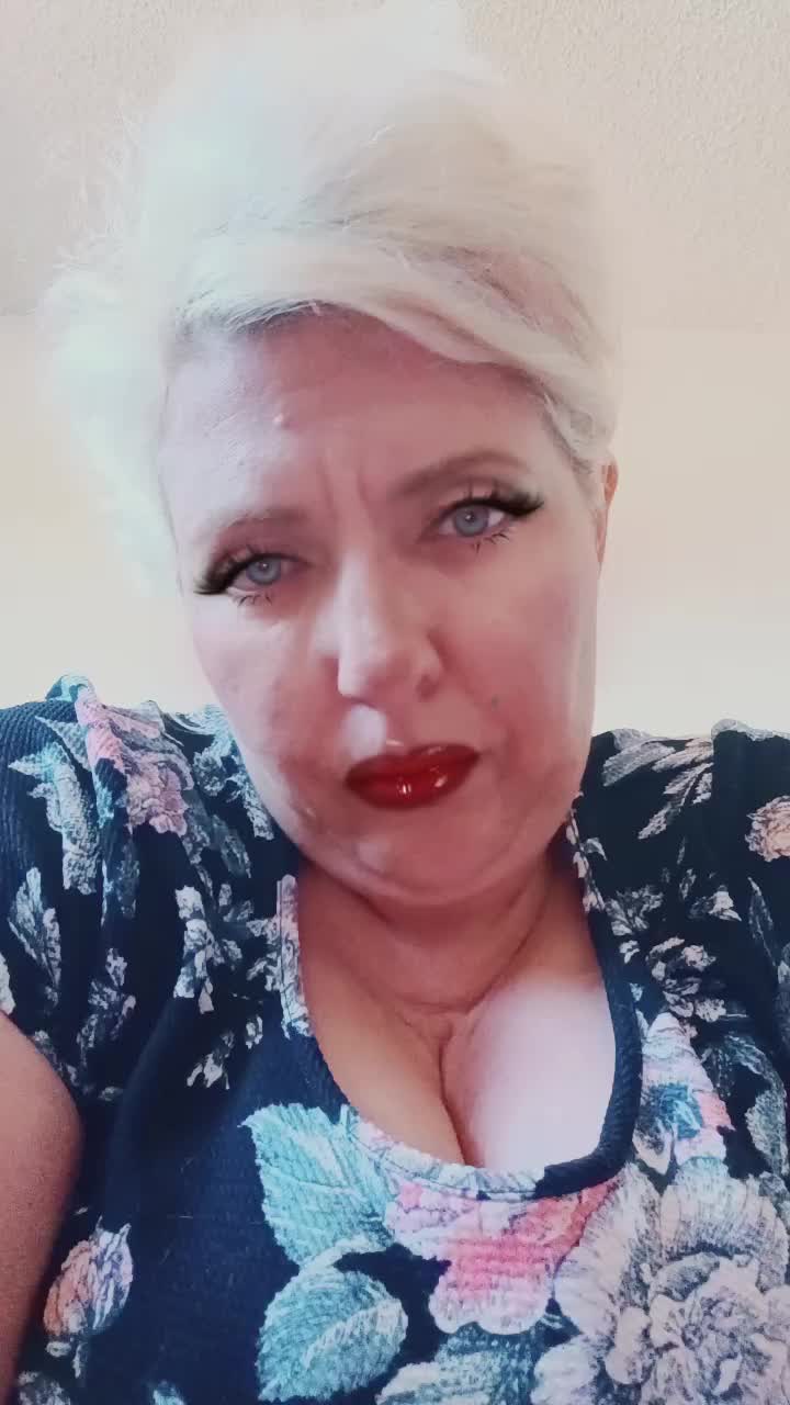 @LUCIOUSSTRAWBERRYKISSES🌈
