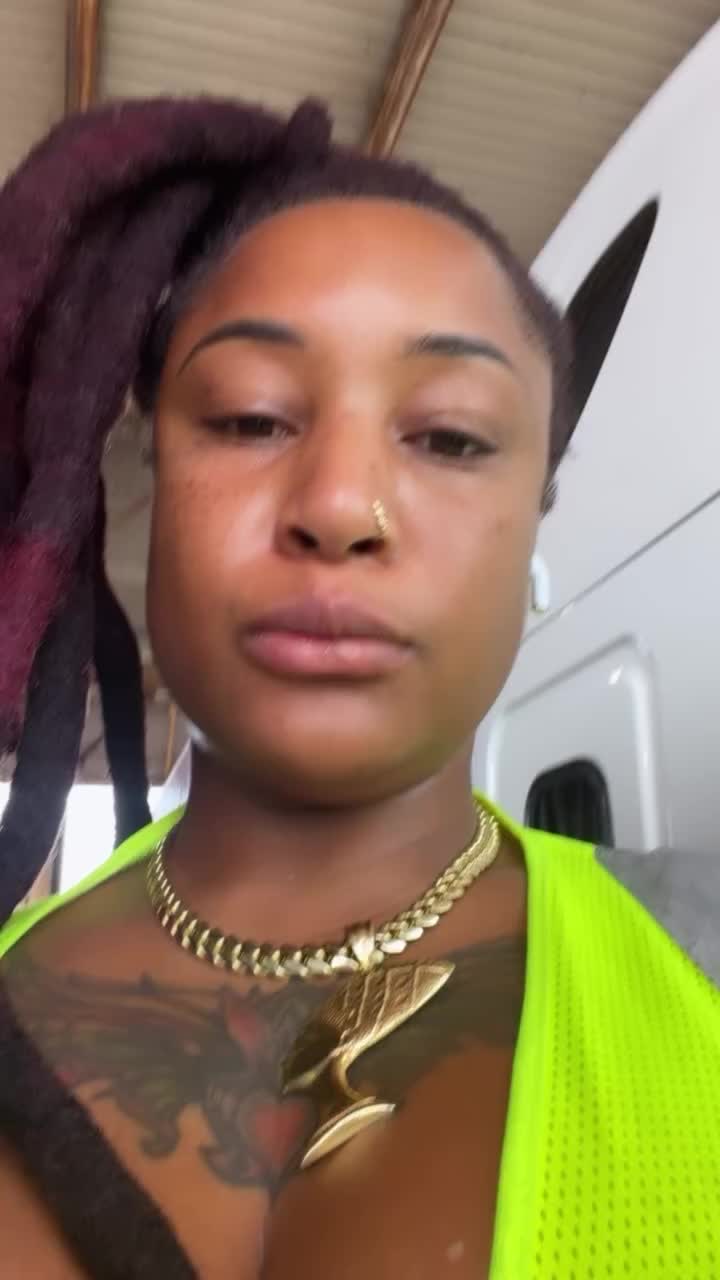 @Fineassyellatrucking