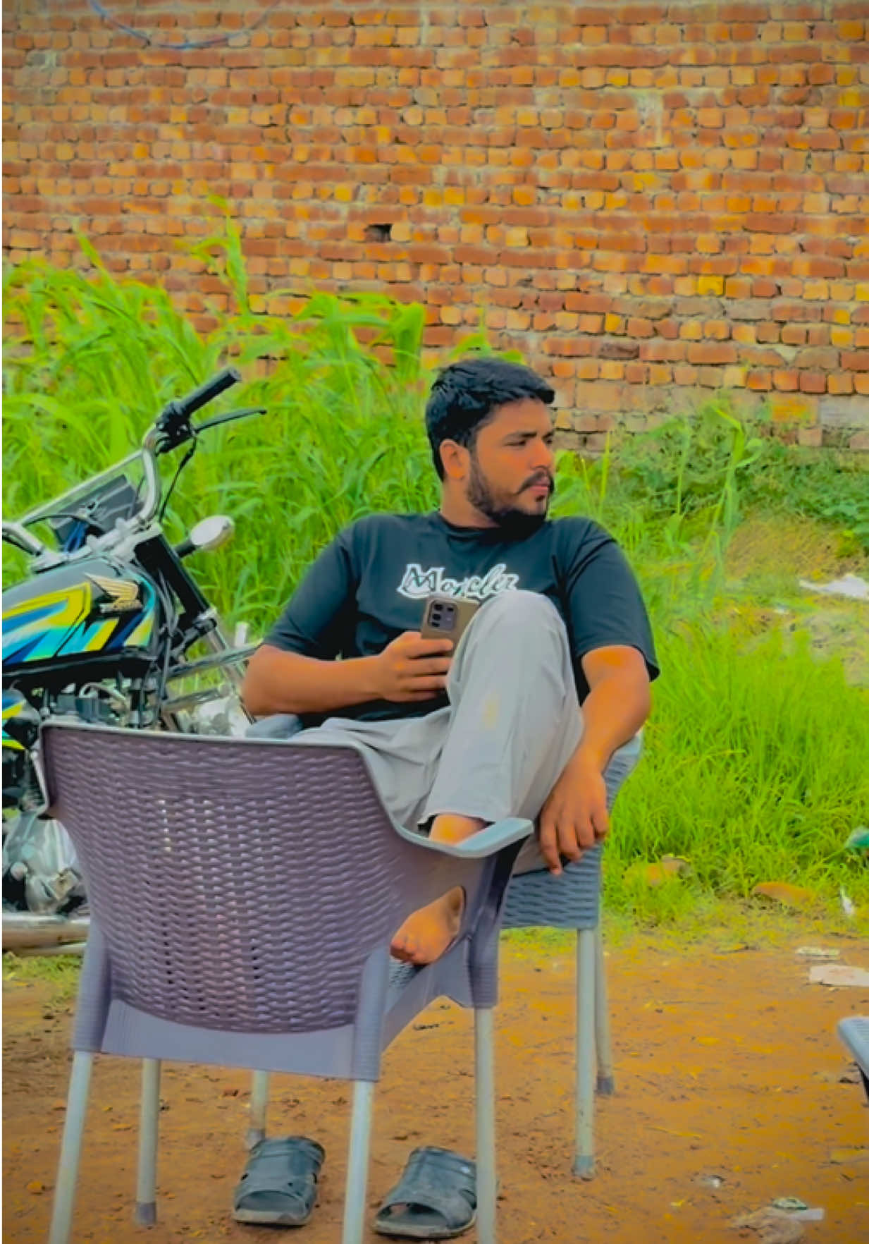 @Mr_zaheer_08