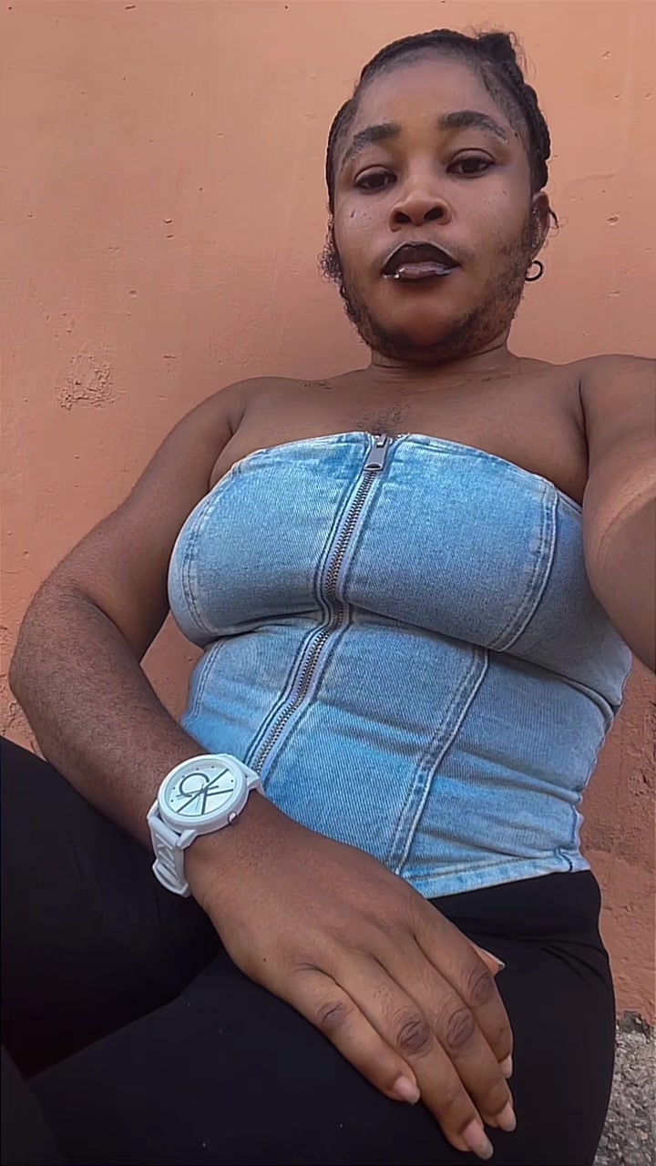 @Dat_hairygirl