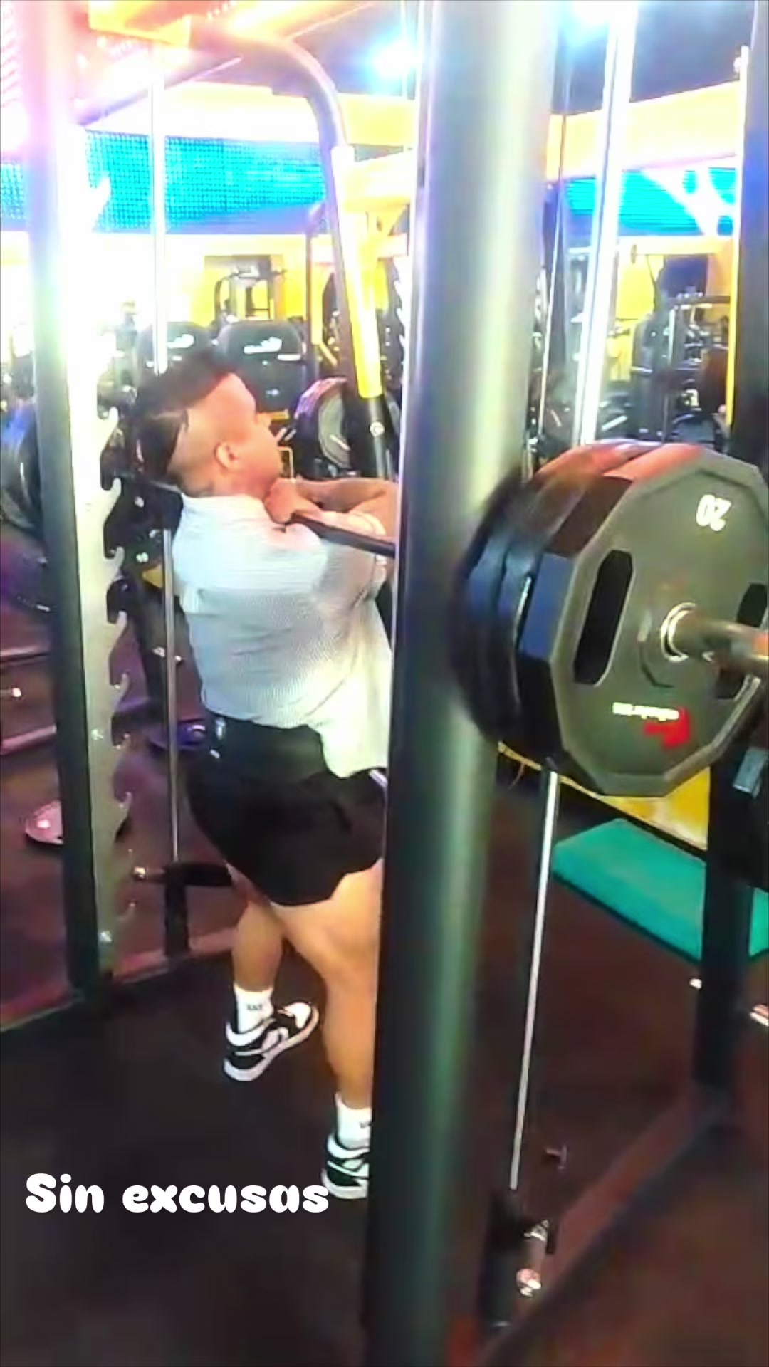 @Leo Flores IFBB PRO