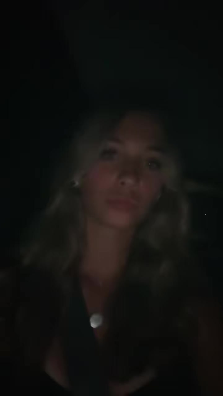 @Ava