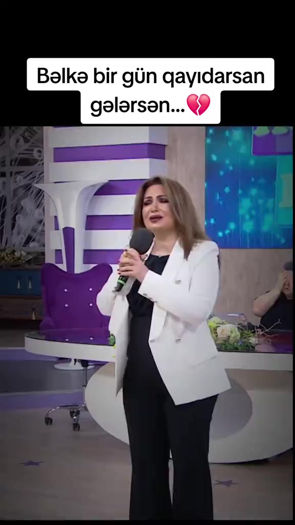 @Qızıl g&uuml;l&uuml;n etri🌹🌹🌹