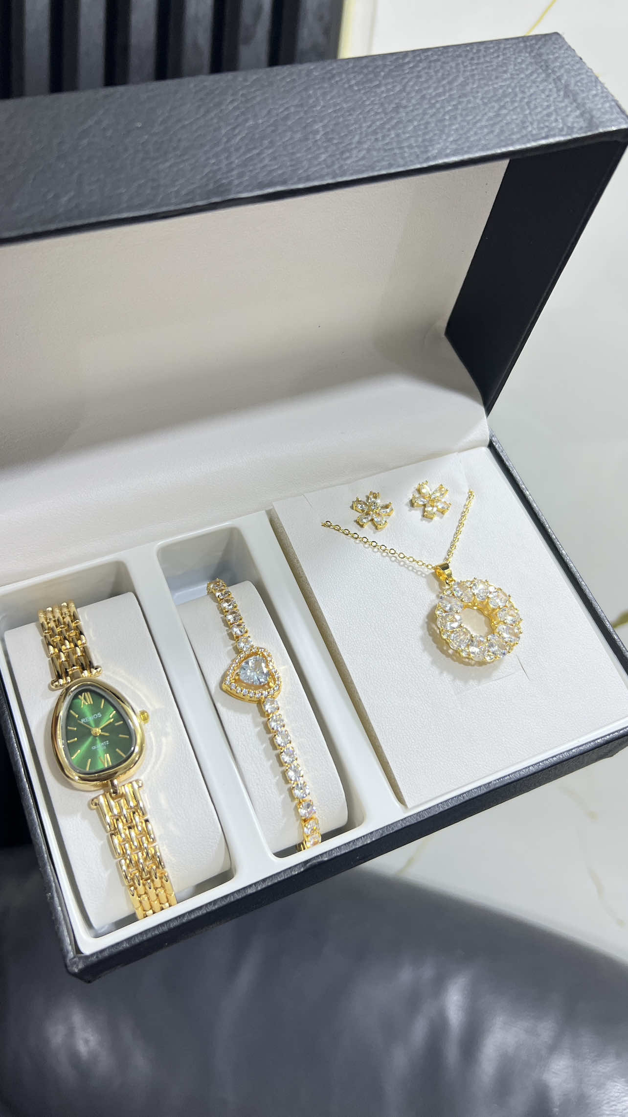 @Ever Jewelries Wholesale
