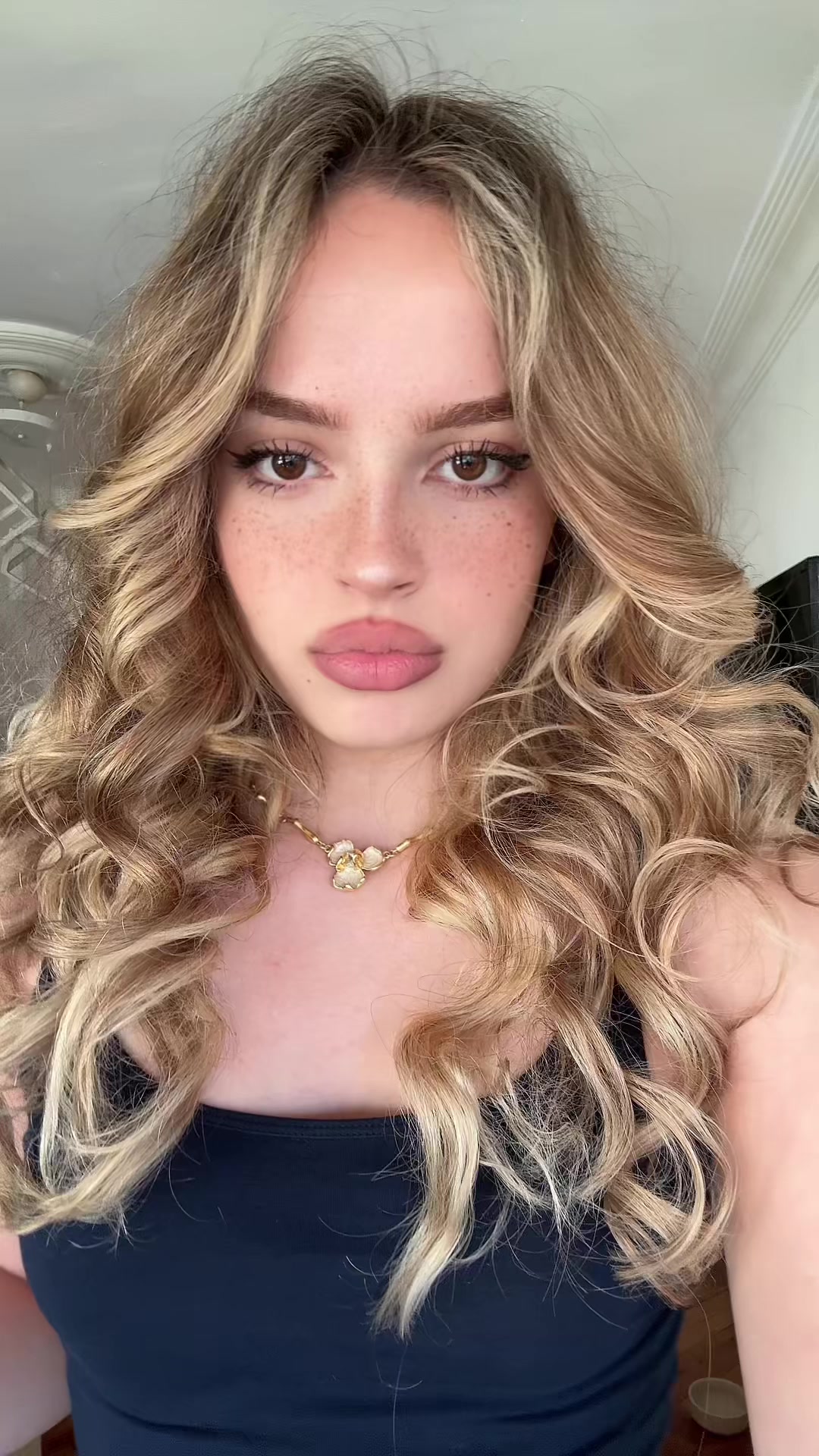 @Elaa