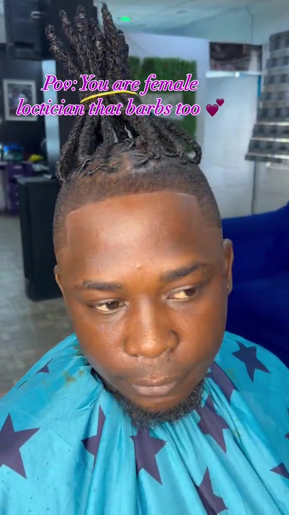 @FEMALE BARBER/LOCTICIAN IN LAG