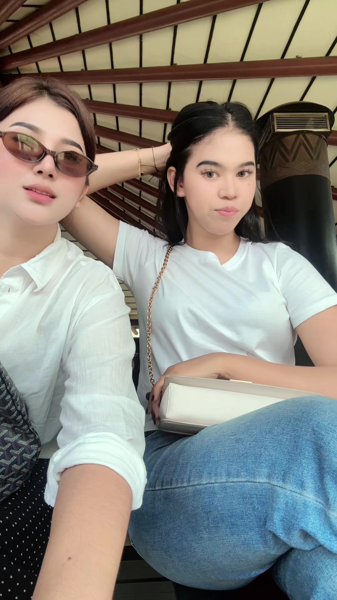 @Dhilalala