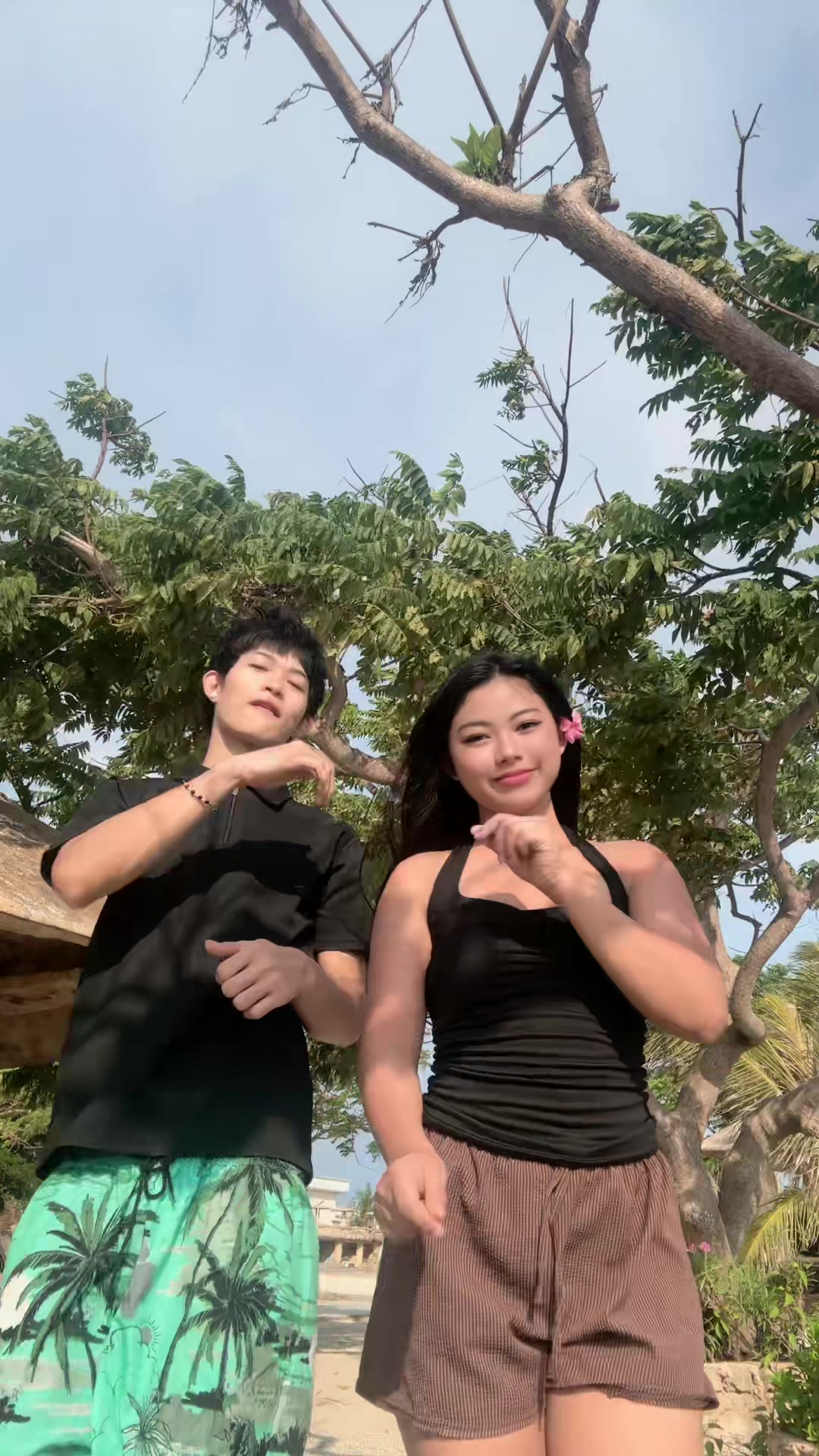 @Ella Dakz