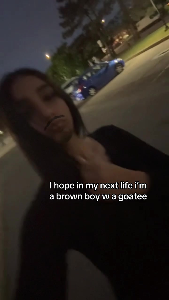 @Naaz🪯